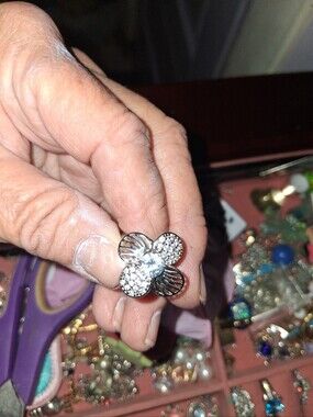 Silver Tone And Crystal Ring Sz 7.